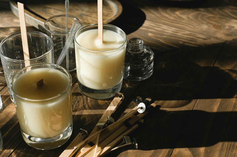 As velas aromáticas são grandes aliadas para uma atmosfera de cheiros que acarinham nossas almas | Pexels